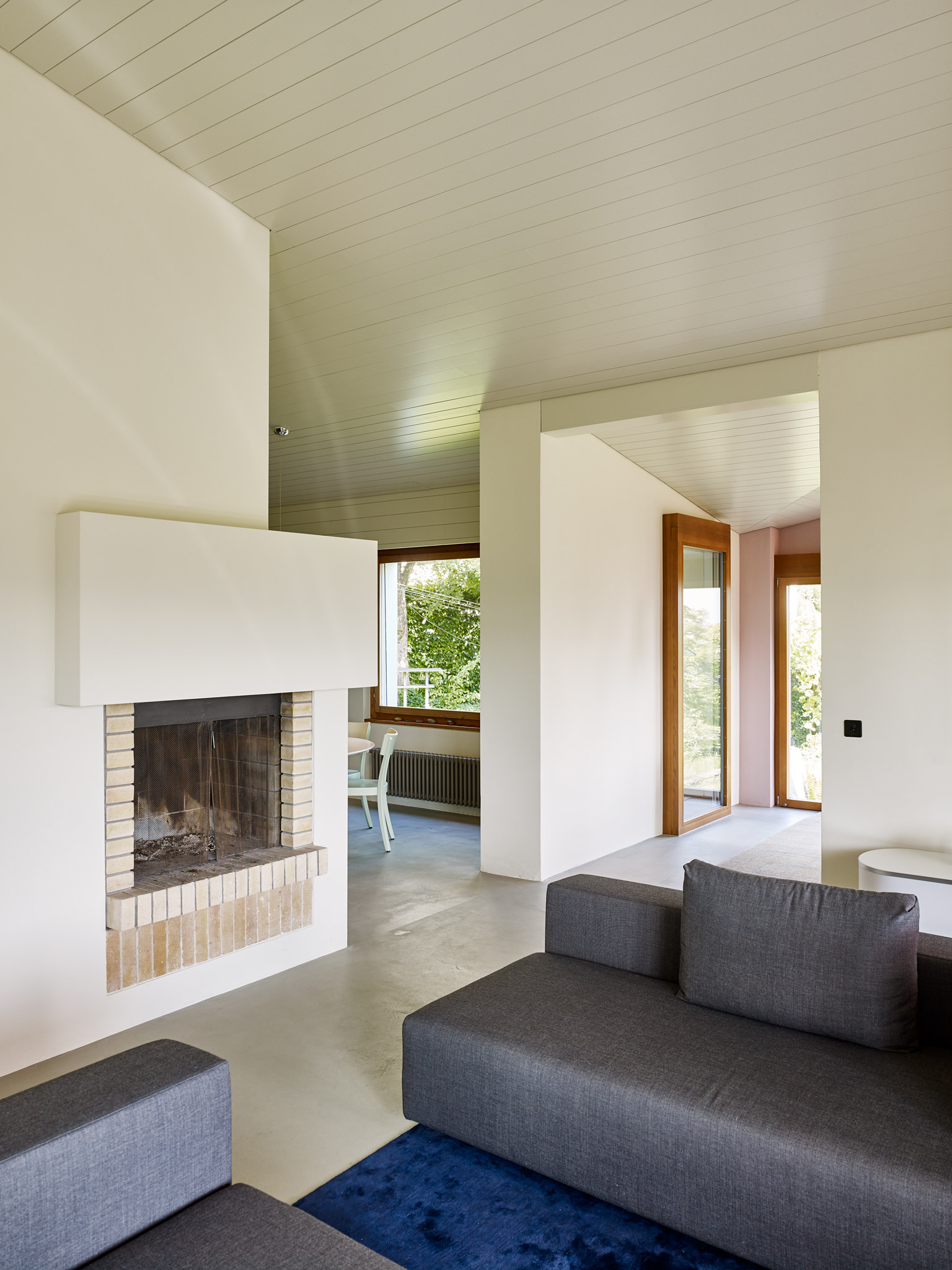 E15560 Alpa 052705 SCREEN